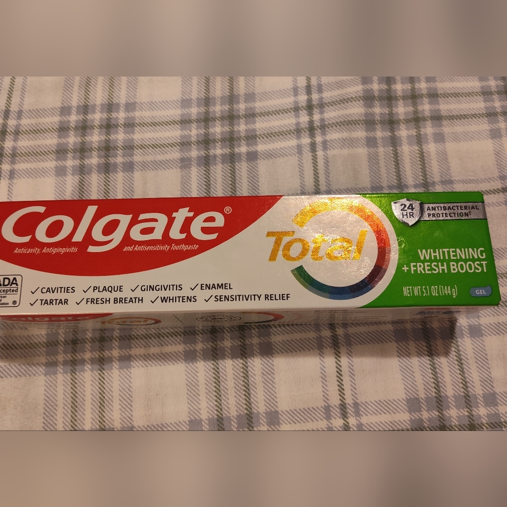 NEW! Colgate Total Bundle - Picture 2 of 7